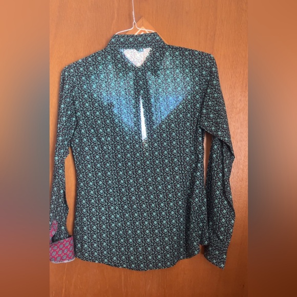 Cinch women’s button down rodeo shirt. - Picture 2 of 2